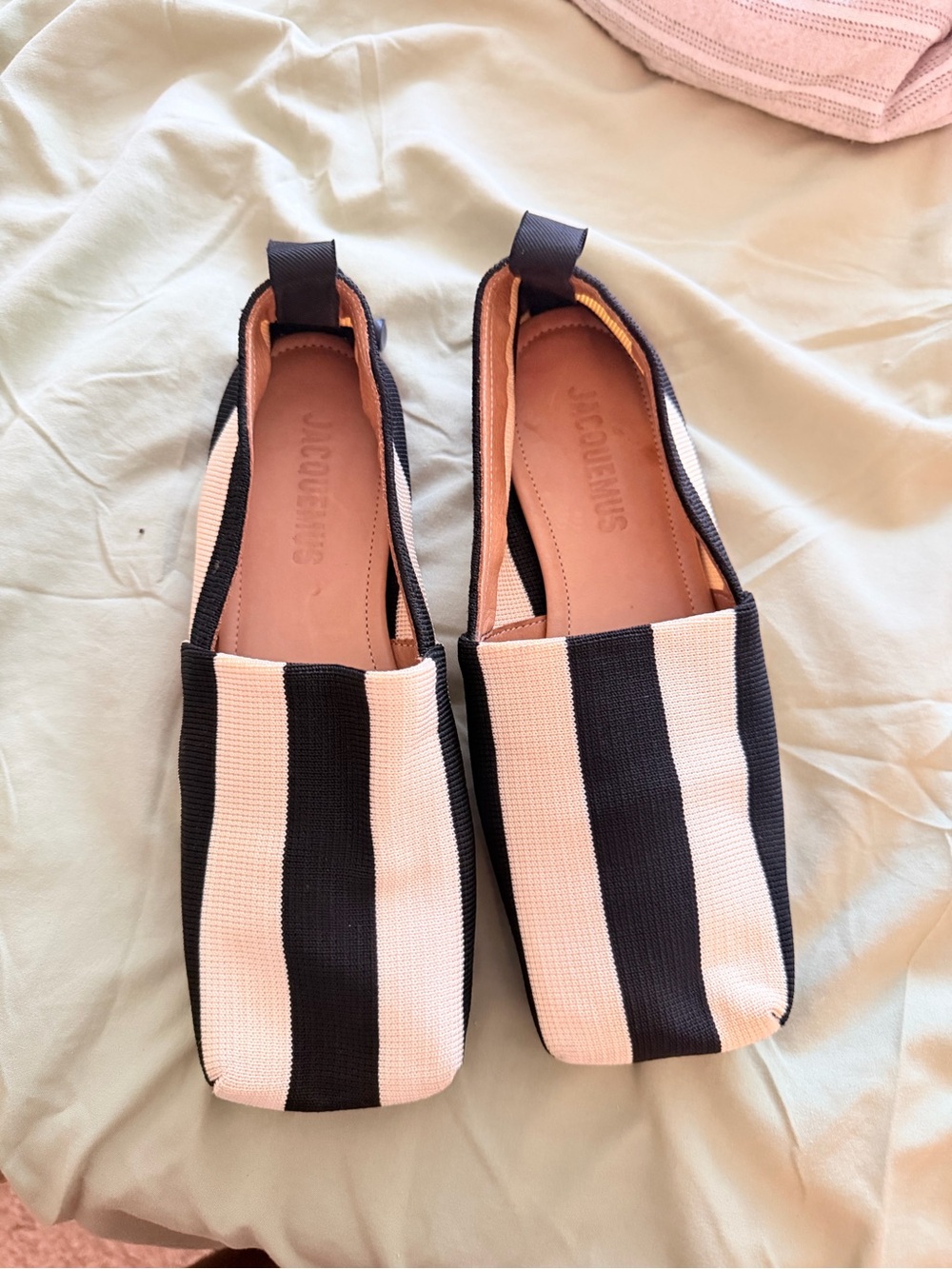 Jacquemus
Carre Striped Loafers
Beige Black, 37 (7) - Picture 4 of 7